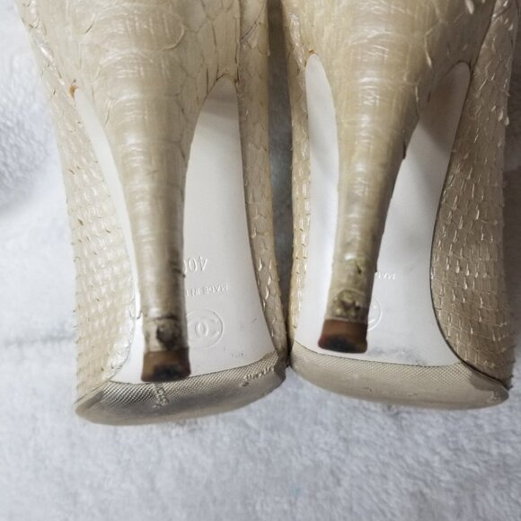 PRICE DROP-CHANEL Ivory Metalic Snake Skin heels - Picture 11 of 13